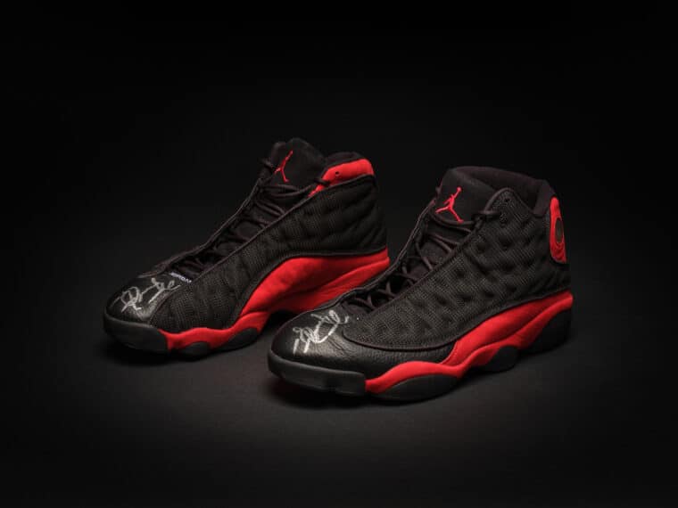 Zapatos que usó Michael Jordan se vendieron en una subasta por 2,2 millones de dólares