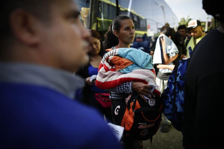 Familia ecuatoriana rescató a un niño de 5 años que fue abandonado en la selva del Darién