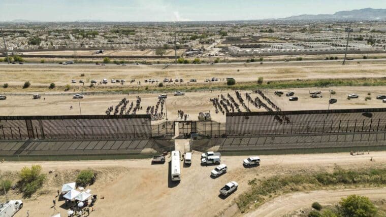 En imágenes: autoridades de EE UU detuvieron a miles de migrantes en El Paso antes del fin del Título 42