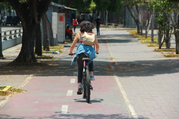 Ciclistas urbanos en Caracas: entre la falta de infraestructura y la poca seguridad vial