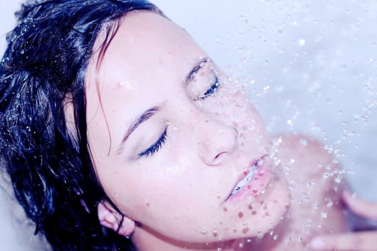 Un estudio reveló que bañarse todos los días es perjudicial para la piel