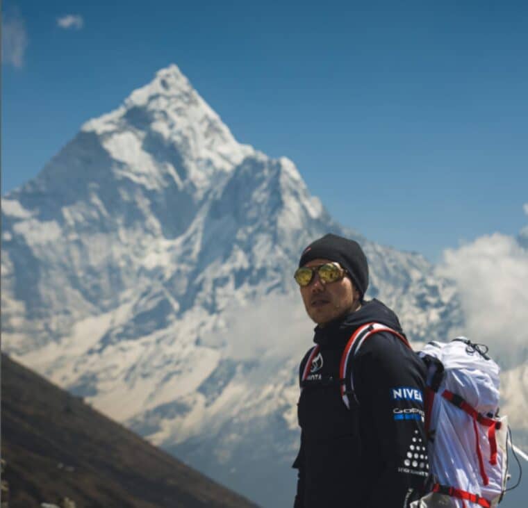 Un hombre ciego y un doble amputado hicieron historia al llegar a la cima del monte Everest