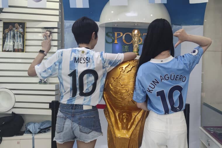 La llegada de Messi a China desató el desenfreno de los fanáticos y obligó a reforzar la seguridad