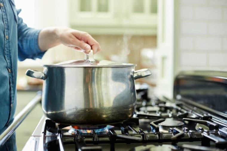 Un estudio reveló la presencia de carcinógenos en cocinas de gas