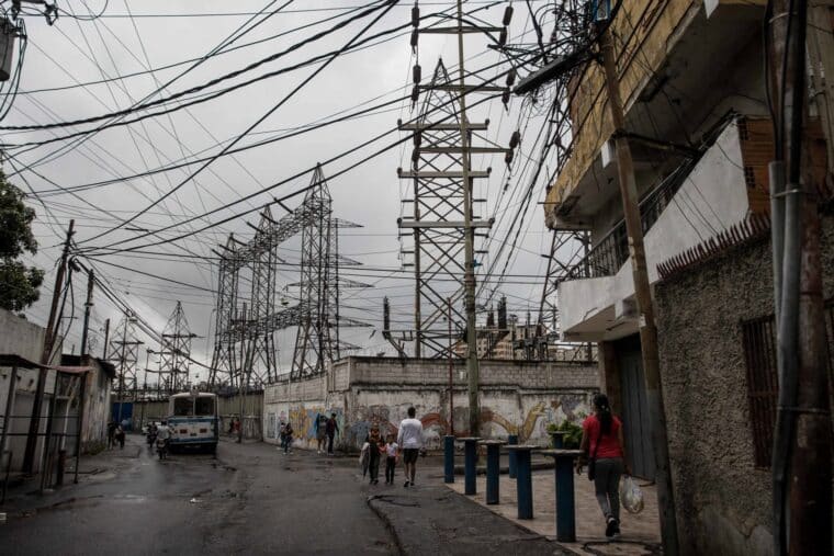 Crisis energética en Venezuela: ciudadanos temen un nuevo apagón general