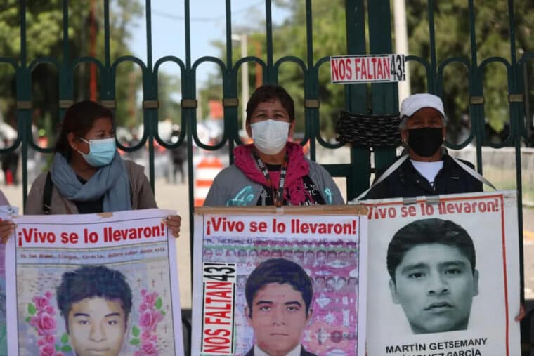 Detuvieron a ocho militares por la desaparición de los 43 estudiantes de Ayotzinapa en México