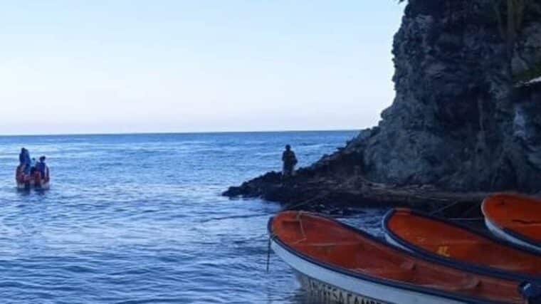Hallaron implementos que podrían pertenecer a la lancha que tripulaban los tres pescadores desaparecidos en Choroní