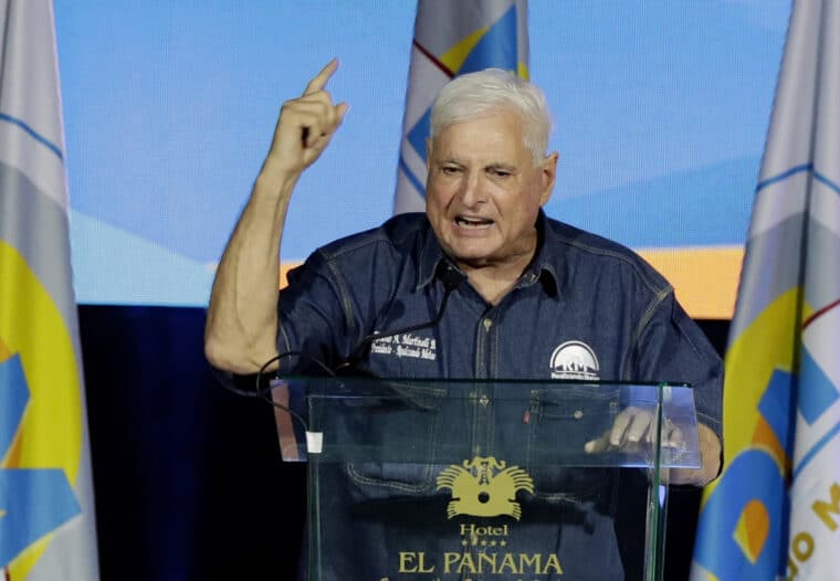 Condenaron a 10 años de prisión a Ricardo Martinelli, expresidente de Panamá, por lavado de dinero