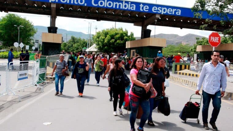 Más del 40 % de los venezolanos en Colombia han tenido problemas para encontrar trabajo