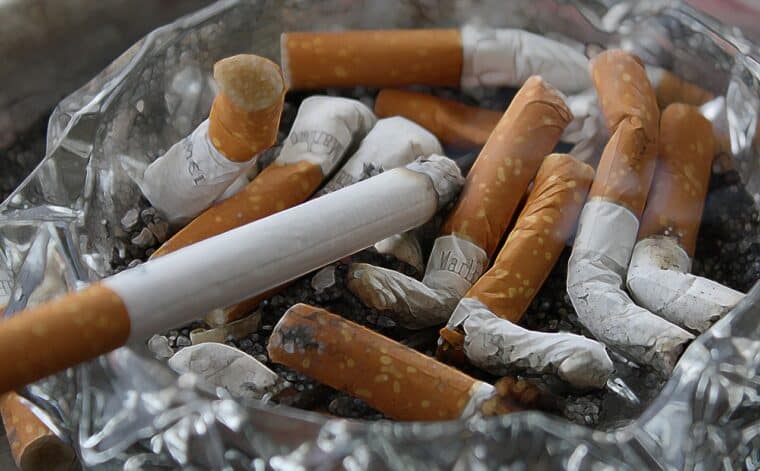 Los 12 tipos de cáncer que puede provocar fumar