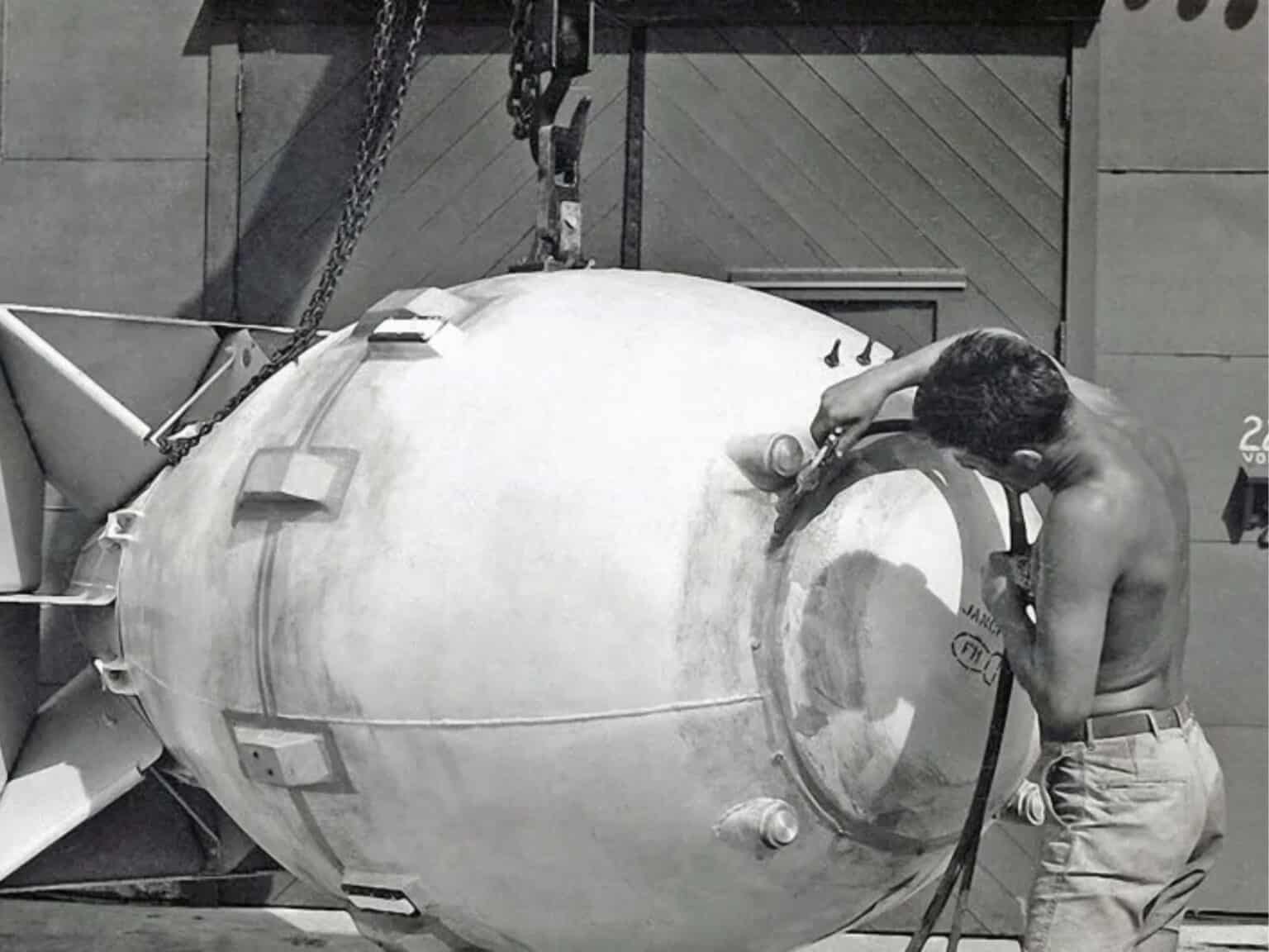 Nuclear Invention La historia de J. Robert Oppenheimer: el inventor de la bomba atómica