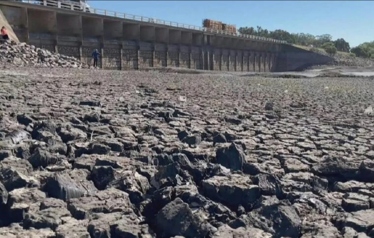 Uruguay enfrenta una crisis de agua potable tras su peor sequía en 70 años