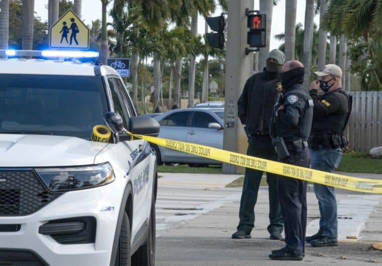Un tiroteo en una tienda de Florida dejó al menos tres heridos