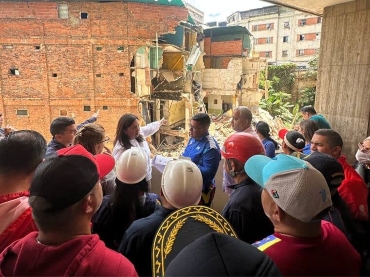 Colapso de un edificio en Caracas dejó a 25 familias damnificadas