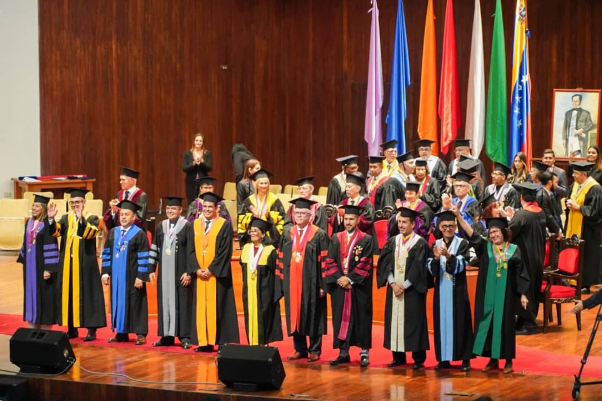 Víctor Rago se juramentó como nuevo rector de la UCV - El Diario