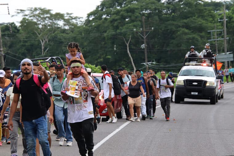 Caravana de migrantes venezolanos salió desde México hacia EE UU
