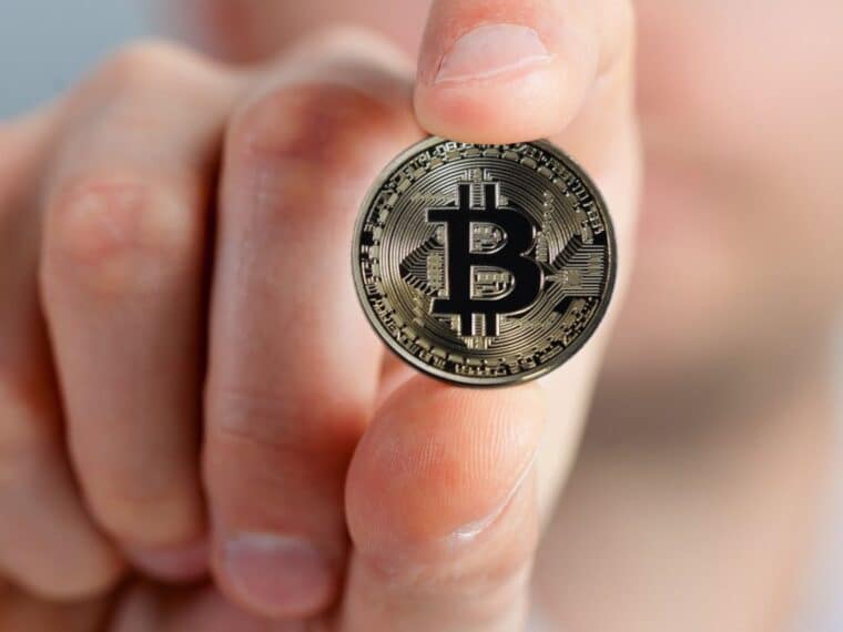 Un usuario pagó más de 500 mil dólares de comisión en bitcoin para enviar 1.800 dólares