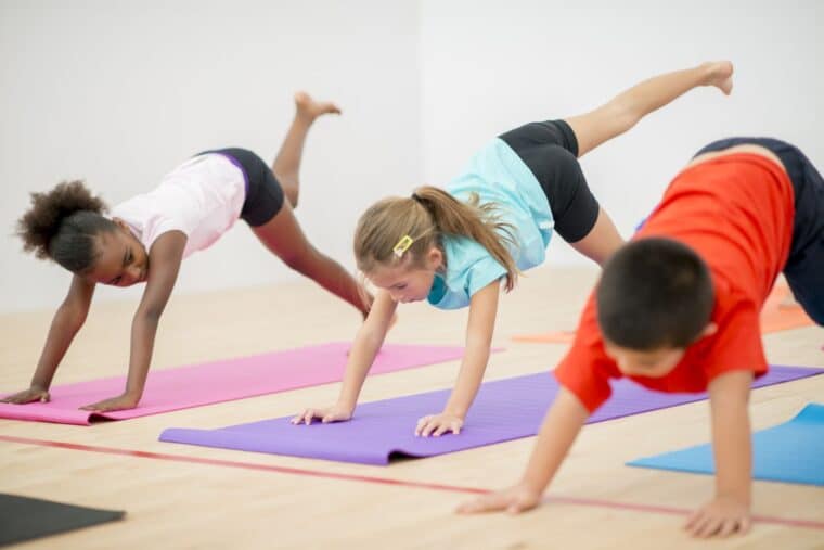 Yoga y meditación para niños: ¿cómo se realiza y cuáles son sus beneficios?
