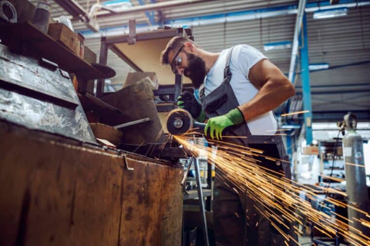 Conindustria: la producción de manufactura en Venezuela cayó un 13 %