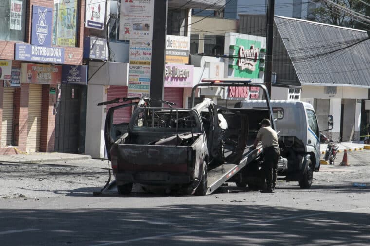 TeExplicamos | Qué se sabe de los estallidos y carros bomba en Ecuador