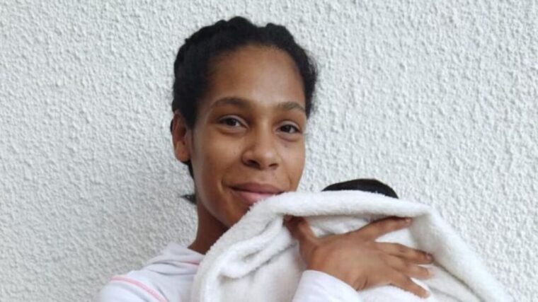 “Mi miedo era ir al hospital y que Migración me devolviera”: la venezolana que entró en labor de parto sobre el techo de un tren de La Bestia en México