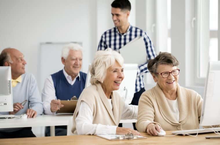 ¿Cómo lograr una vida activa y saludable en adultos mayores?