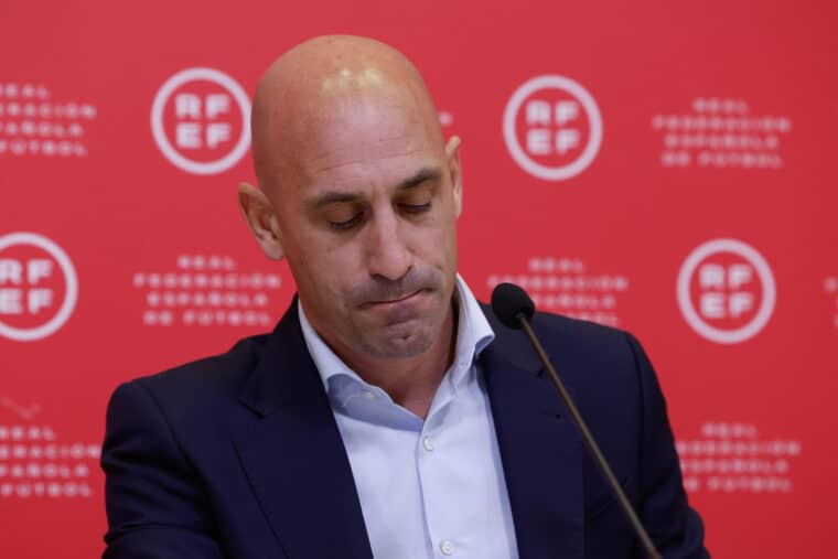 Luis Rubiales renunció a su cargo de presidente de la Real Federación Española de Fútbol