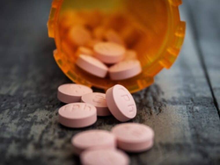 ¿Qué es el fentanilo y por qué es conocida como la “droga zombie”?