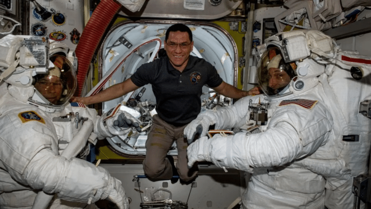 La misión Soyuz MS-23 aterriza en la Tierra luego de 371 días en el espacio 