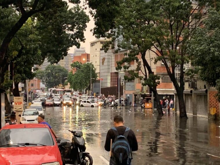 Lluvias colapsaron vías y causaron fallas eléctricas en Caracas y varios estados del país 