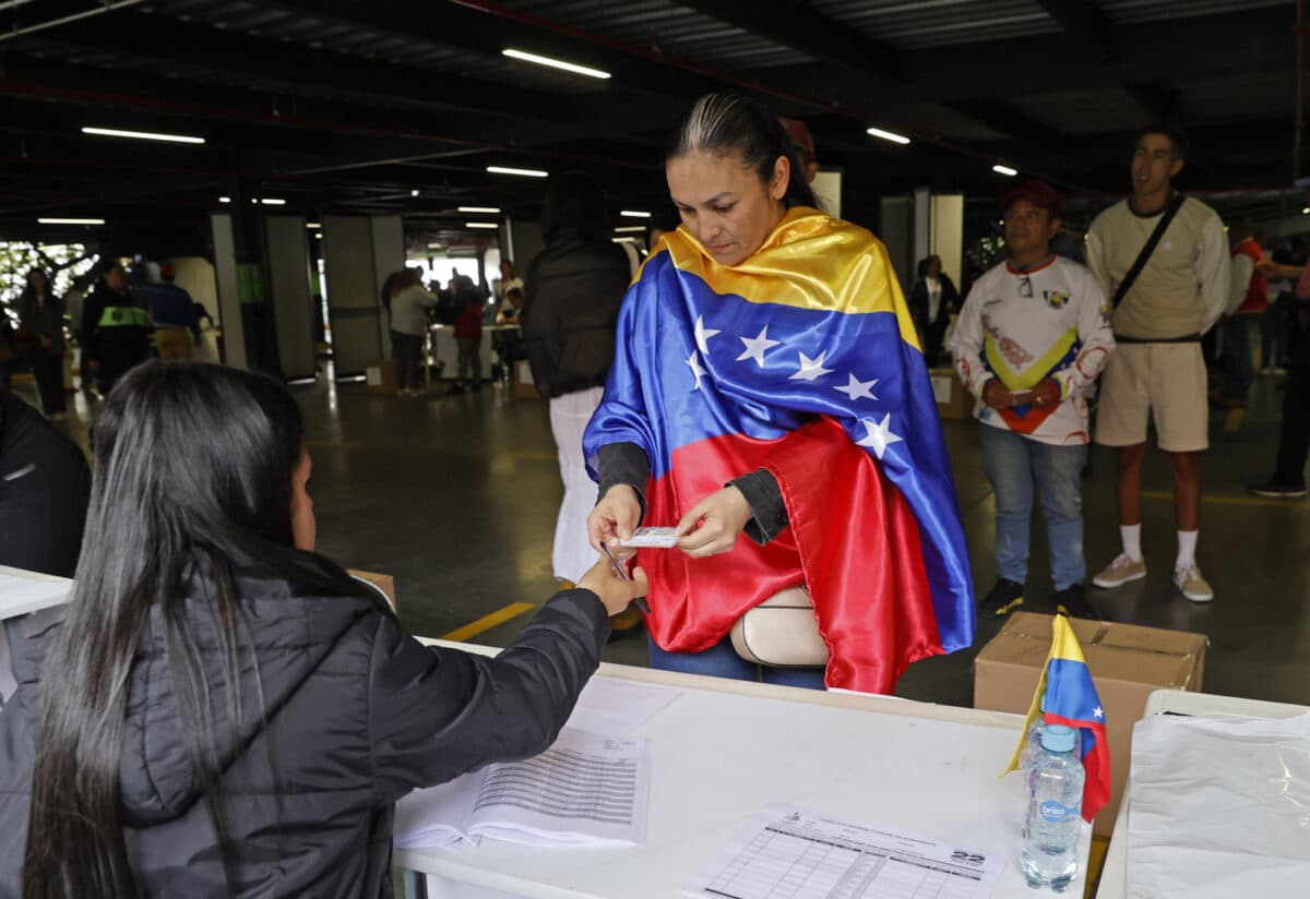 Primaria 2023: venezolanos acudieron masivamente a los centros de votación en Colombia 
