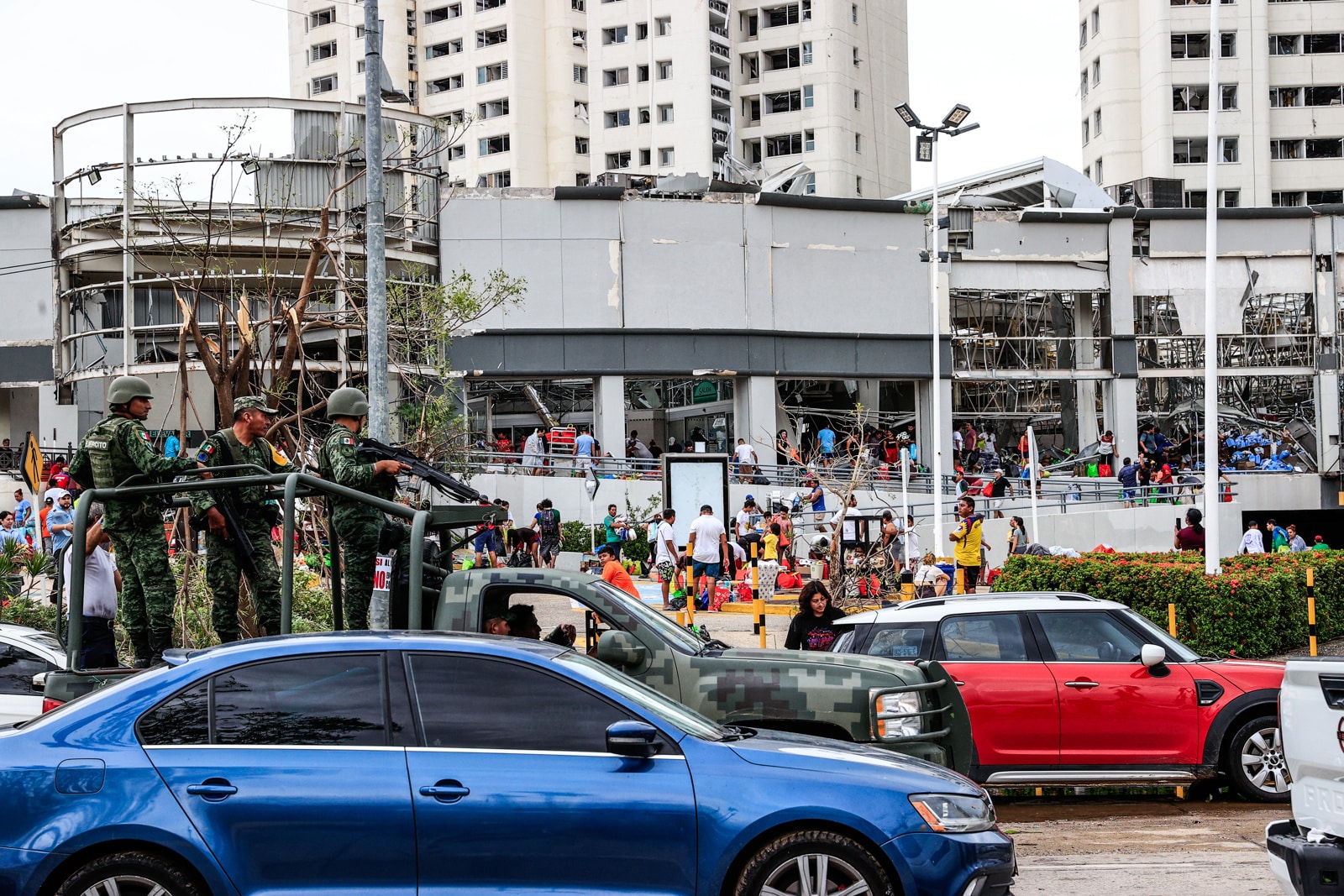 Los testimonios de los sobrevivientes del huracán Otis en Acapulco: “No tenemos nada de comer, lo perdimos todo”