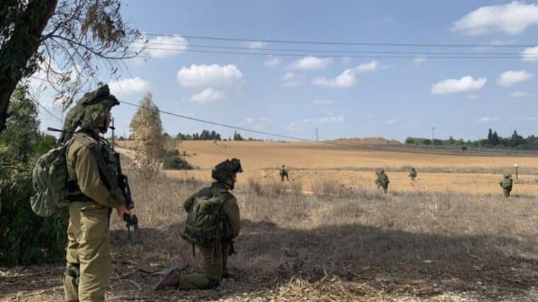 "Es una masacre": los cuerpos encontrados en Kfar Aza, uno de los kibutz israelíes atacados por Hamás