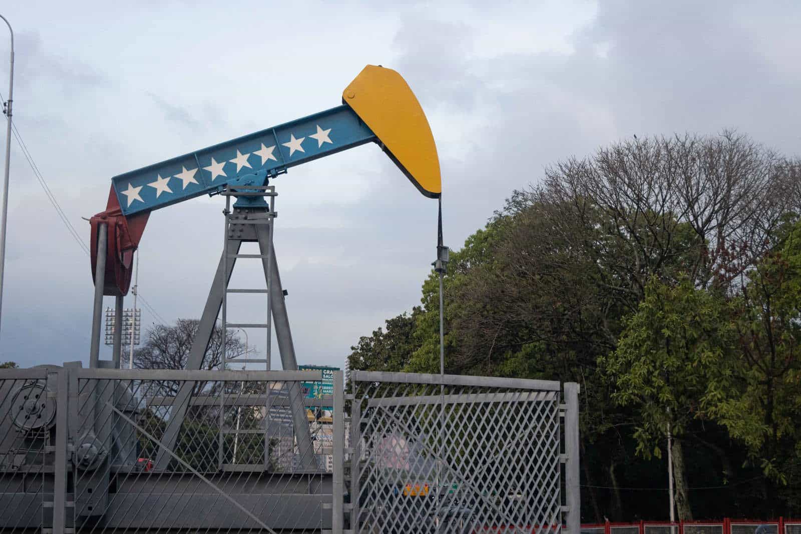 Estados Unidos levantó temporalmente sanciones sobre el petróleo y el gas de Venezuela
