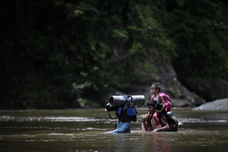 Panamá y Costa Rica movilizaron a casi 1.600 migrantes: en qué consiste esta medida 