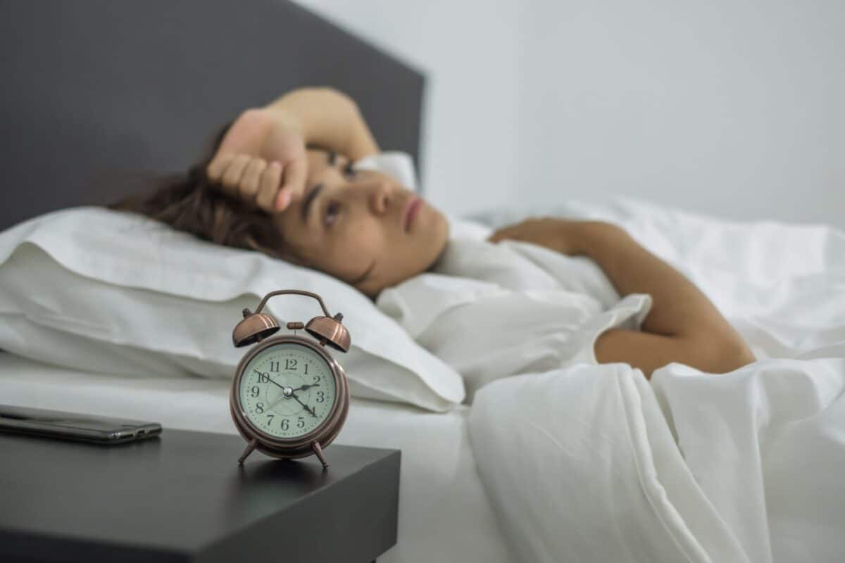 Dormir menos de cinco horas por noche aumenta el riesgo de desarrollar síntomas depresivos