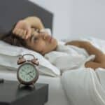 Dormir menos de cinco horas por noche aumenta el riesgo de desarrollar síntomas depresivos