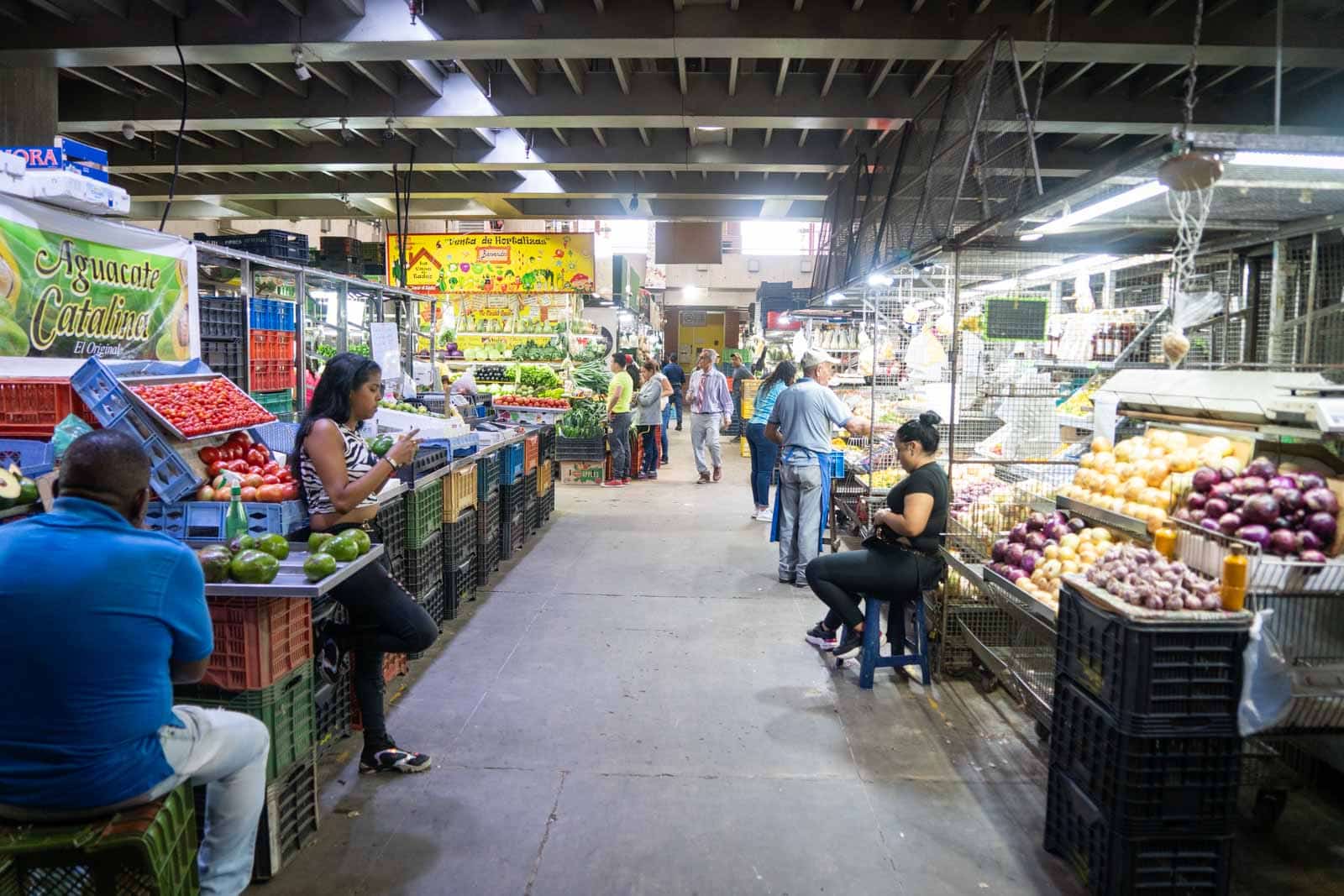 Precios ingredientes hallacas 2023, Costo de hacer hallacas, Hallacas 2023 precios, Ingredientes para hallacas 2023, Lista de precios para hallacas, Comparativa de costos hallacas, Carne para hallacas, Pollo para hallacas, Pernil para hallacas, Pulpa negra hallacas, Harina Pan hallacas, Hojas de maíz hallacas, Hilo pabilo hallacas, Papelón hallacas, Aceite para hallacas, Aceitunas para hallacas, Pasas y ciruelas hallacas, Encurtidos para hallacas, Curry para hallacas, Comino, orégano y cúrcuma para hallacas