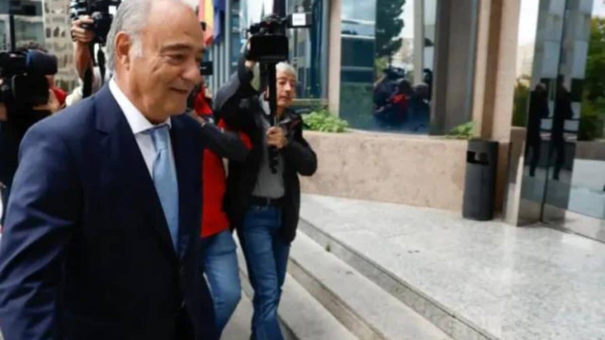 Condenaron a un hermano de Julio Iglesias a 6 meses de prisión por fraude: lo que se sabe