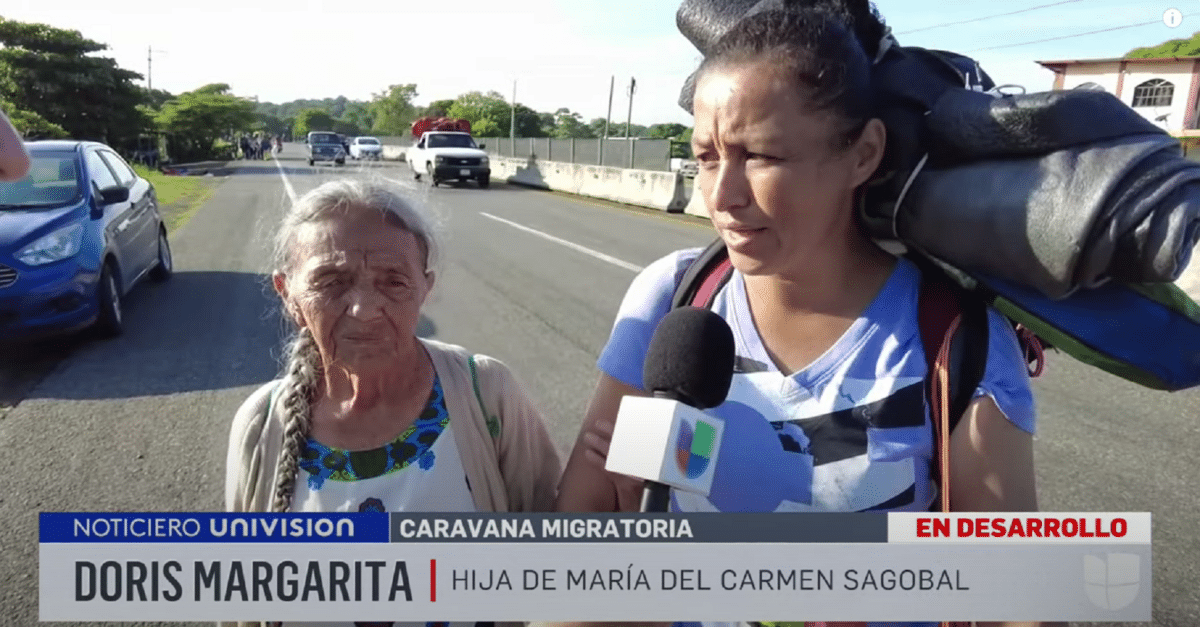 Una venezolana de 80 años camina por México para llegar a Estados Unidos