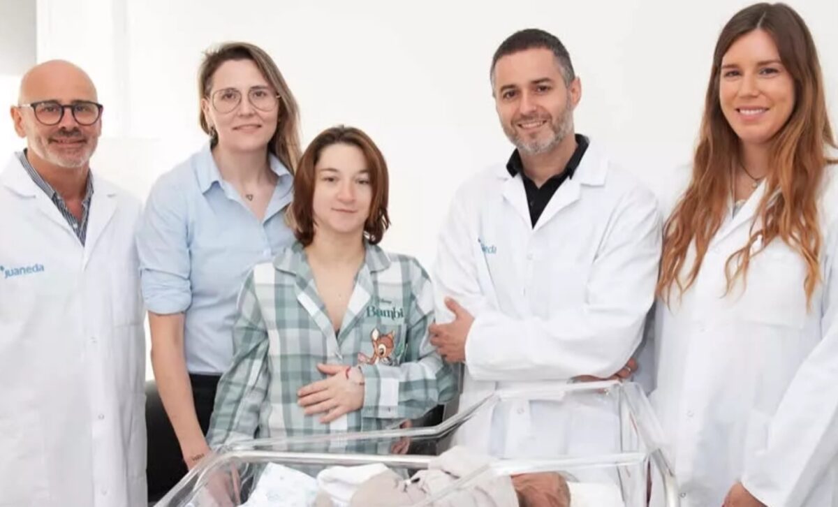 Nació el primer bebé europeo en ser gestado por dos mujeres