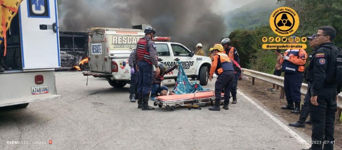 Las impactantes imágenes de la explosión de gandola en la autopista Gran Mariscal de Ayacucho