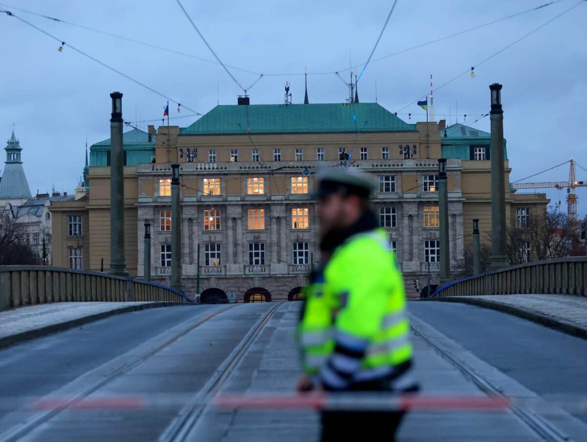 11 muertos y más de 20 heridos por un tiroteo en Praga 