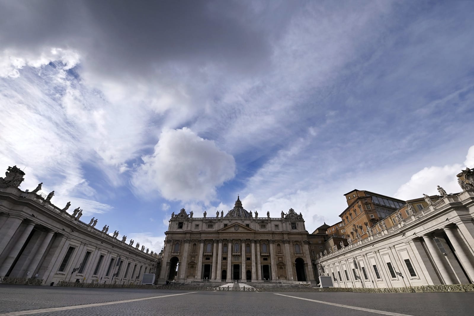 El Vaticano acepta la bendición de parejas homosexuales sin considerarlas matrimonio