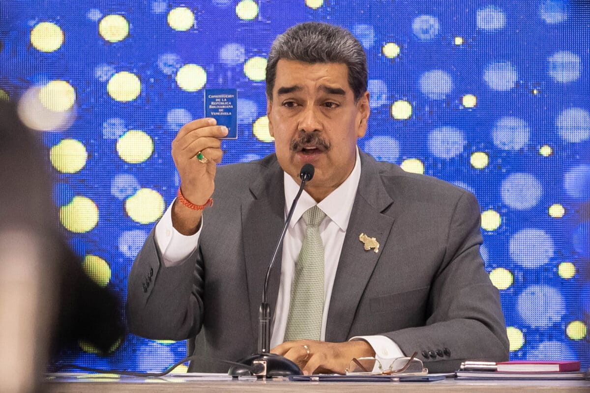 Maduro ordenó una "acción defensiva" en el Caribe tras la llegada del buque británico a Guyana