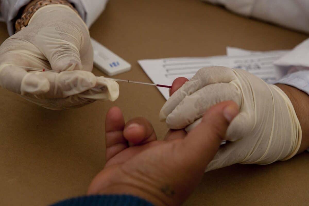 Menos del 25 % de los jóvenes en Latinoamérica tienen acceso a pruebas de VIH