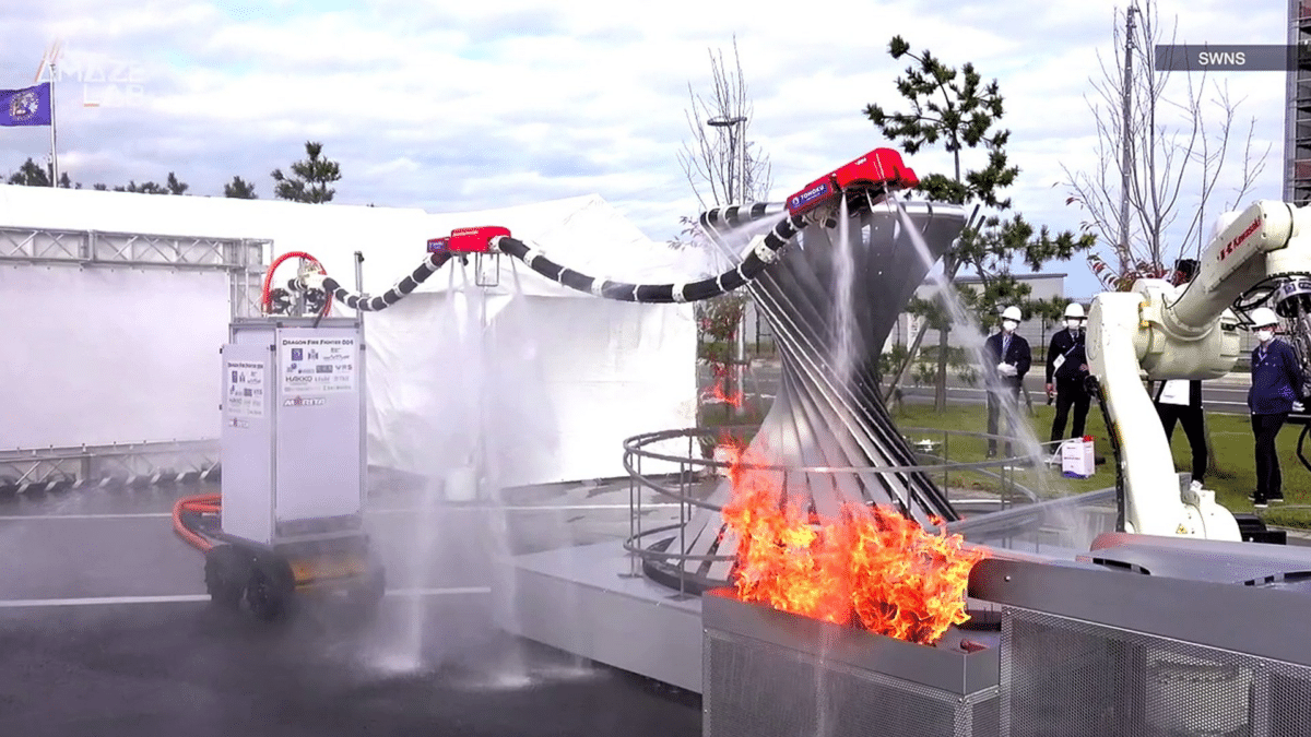 Cómo funciona el Dragon Firefighter, un robot con IA para sofocar incendios 