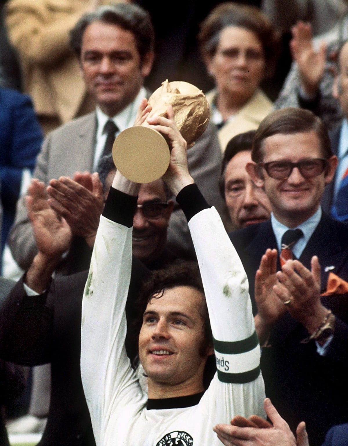 Murió Franz Beckenbauer, leyenda del fútbol alemán y campeón del mundo