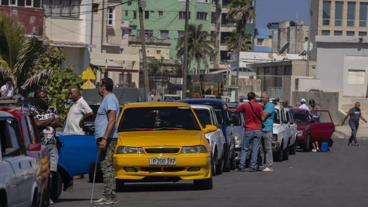 La gasolina aumentará más del 500 % en Cuba : ¿qué otras medidas anunció Díaz-Canel?