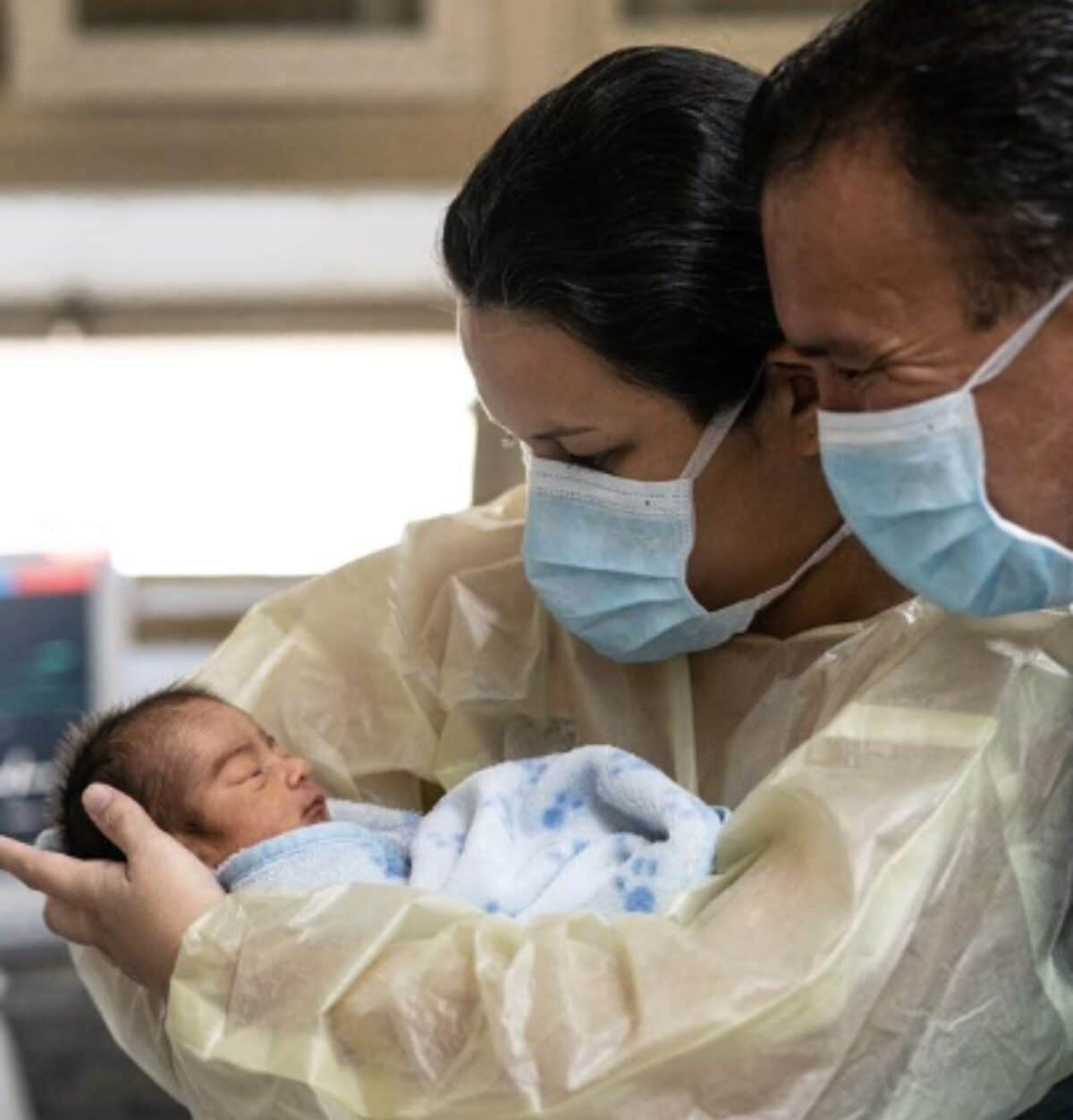 Nació el primer bebé operado a través de una microneurocirugía intrauterina en Venezuela